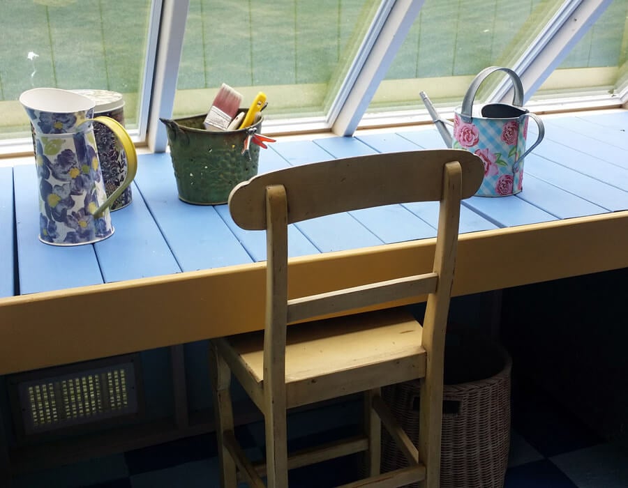 garden office shed desk idea